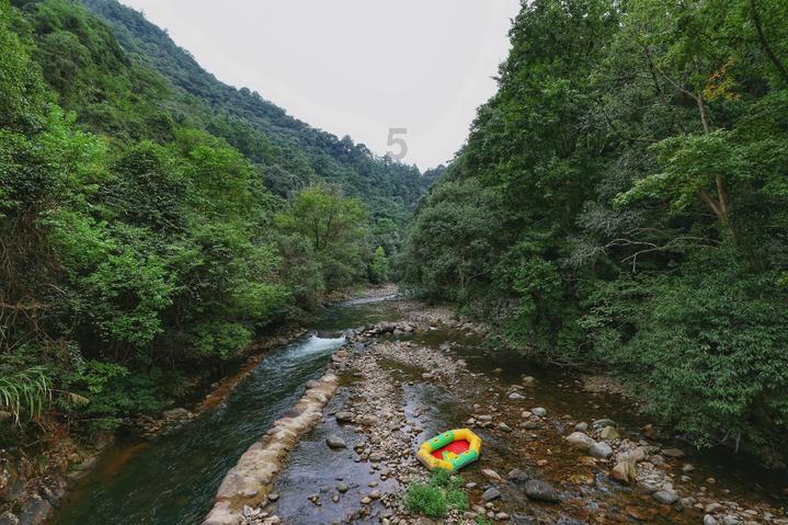 逃离黑砖房间