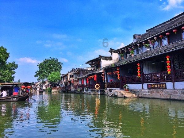 在‘梨乡之城’预制菜之乡莱阳食品工业园坐落着老鸡生产厂家